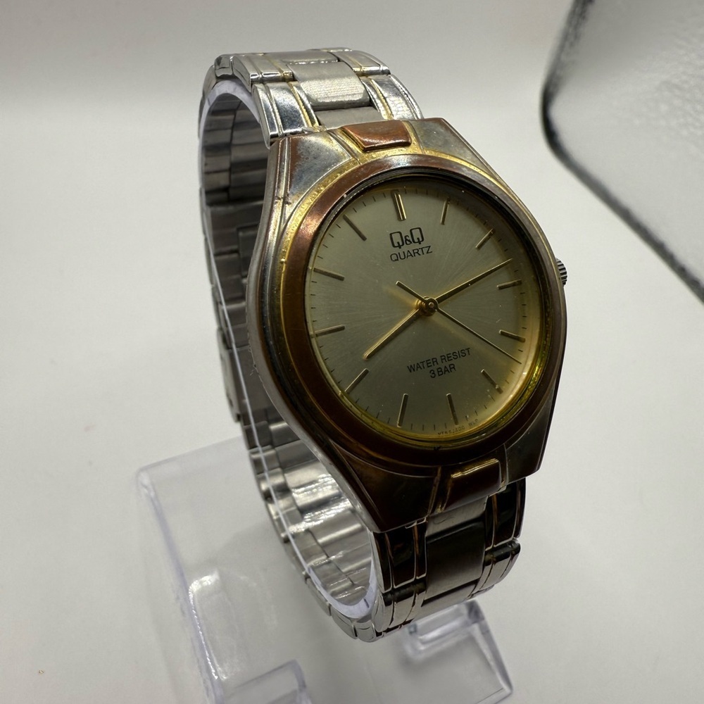 Q&Q by Citizen Women's Watch 32MM 2-Tone Bracelet Dial Wrist (New Battery) - Picture 3 of 10